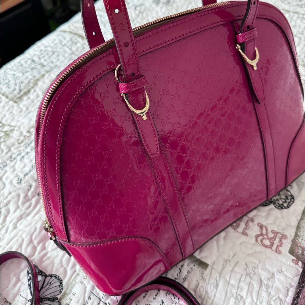 Gucci two ways hand bag! Like new!